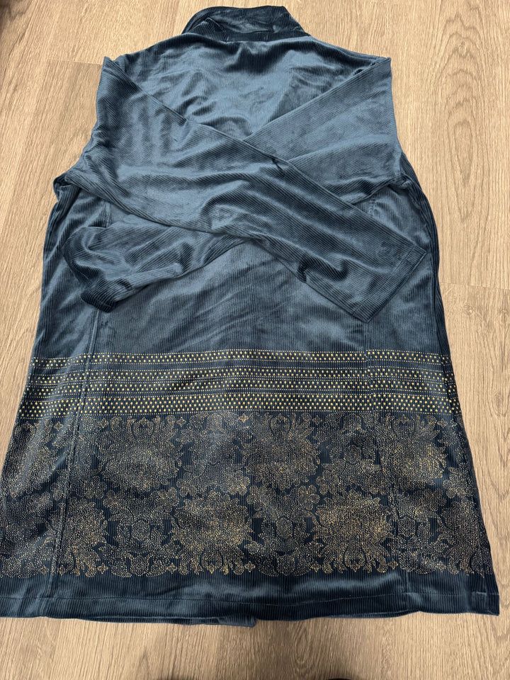 Zarish-e-Gold Threaded Ensemble