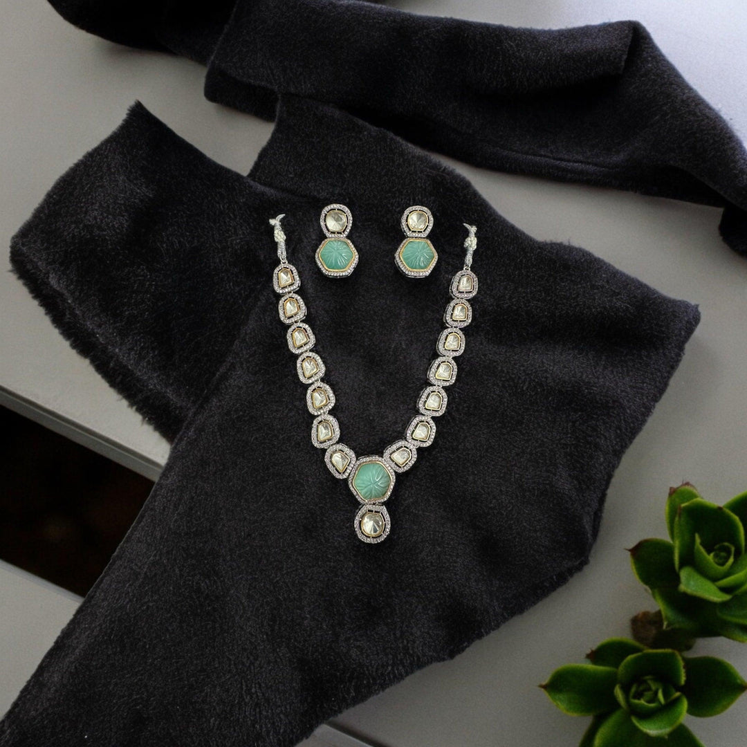 Green Gem Glow Necklace - Fusion Wear